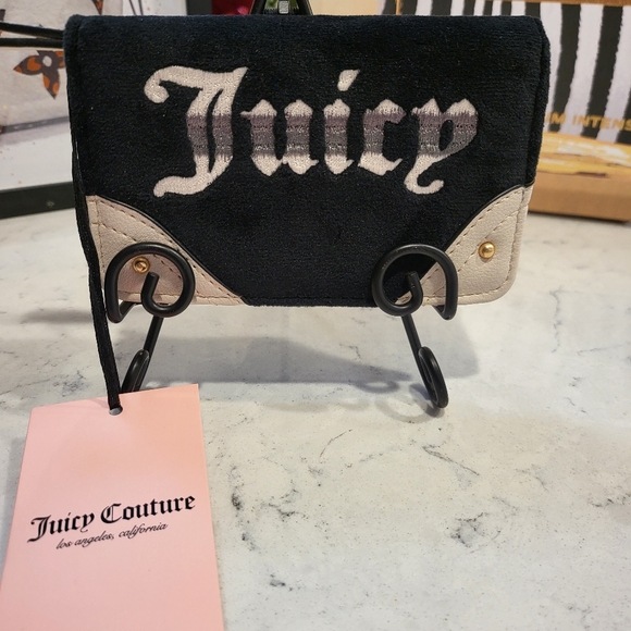 Juicy Couture Handbags - Juicy Couture small wallet